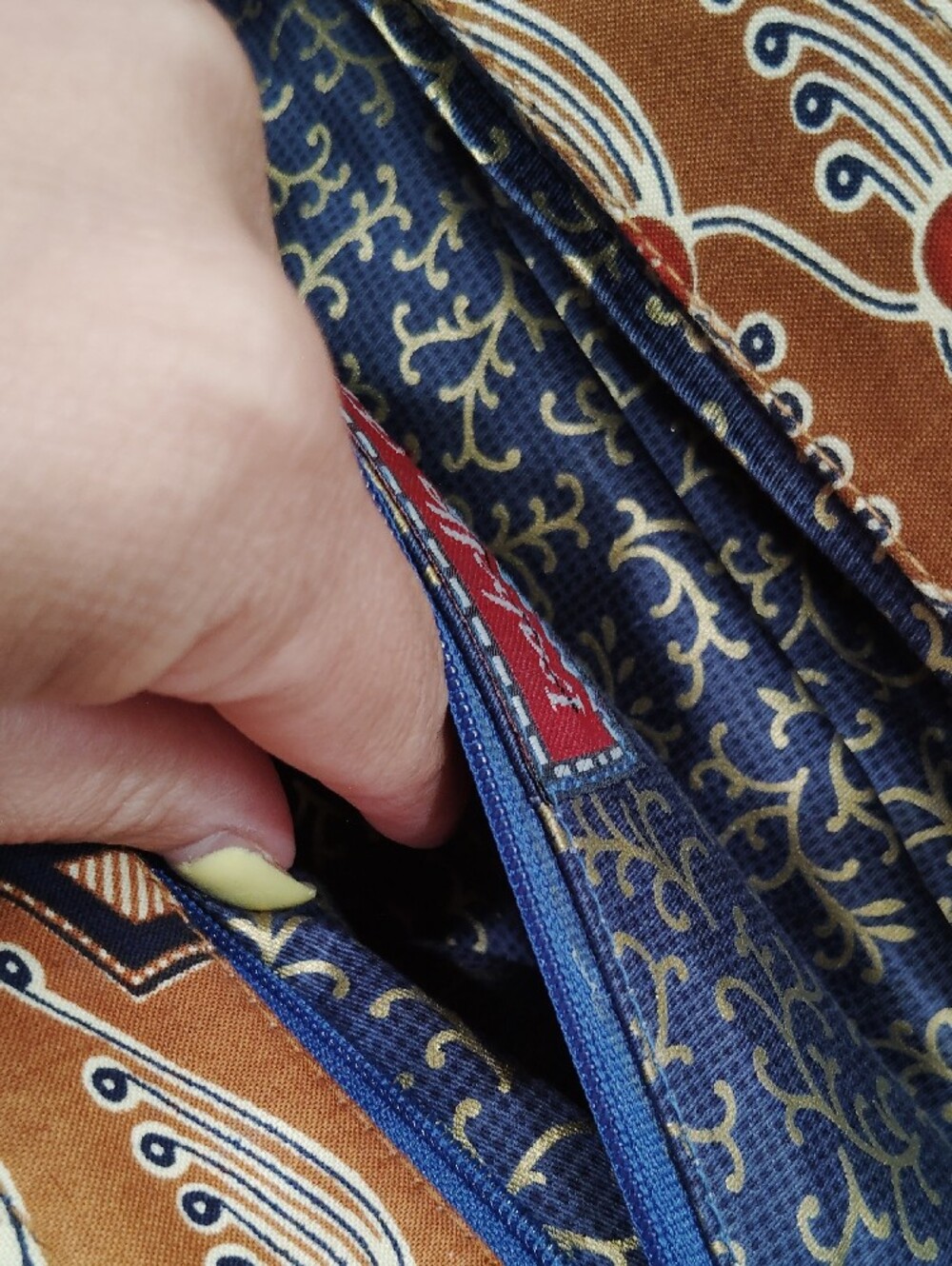 Isabella Fiore Red Navy Gold Embroidered Top-Handle Clutch - Picture 11 of 15